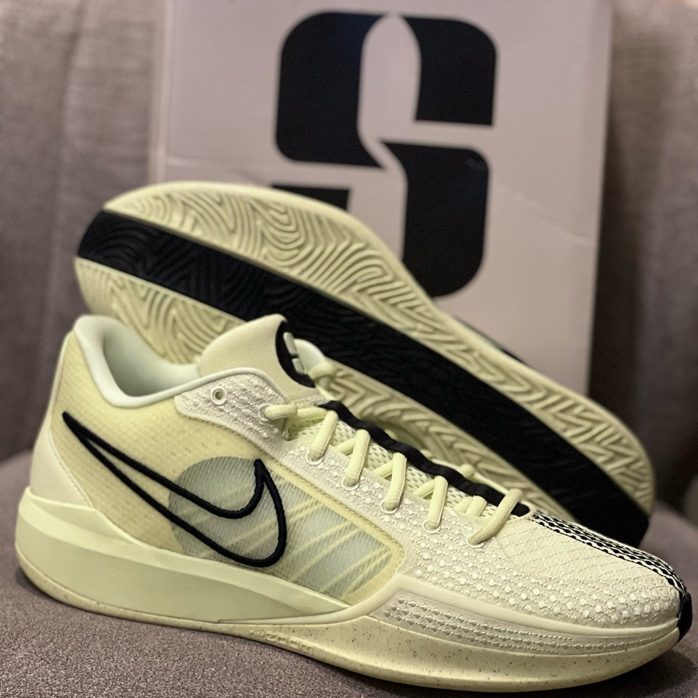 Nike Sabrina 1 Exclamat!on FQ3381-303 1676711 Women’s Size 13.5 Men’s 12